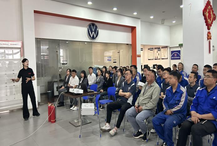 提升應(yīng)急能力 筑牢安全防線&mdash;&mdash;汽貿(mào)公司開展消防應(yīng)急知識培訓(xùn)暨疏散逃生滅火演練活動